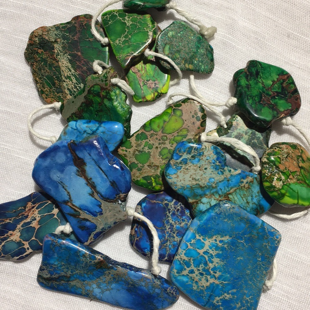 Imperial jasper dyed stones on knotted white hemp - Picture 6 of 8